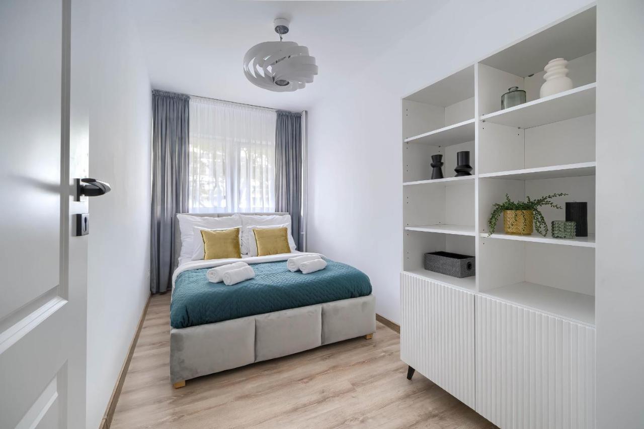 Corolla Apartments Solidarnosci 96 وارسو المظهر الخارجي الصورة